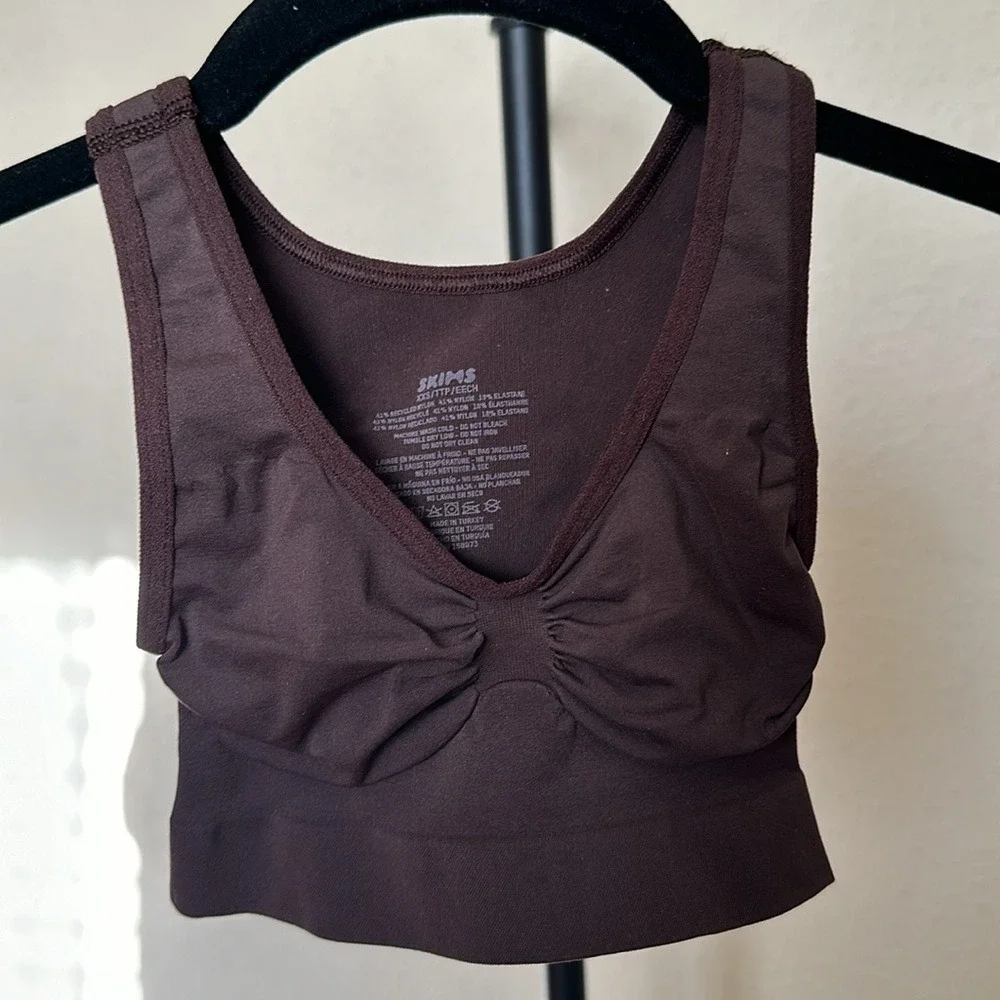 SKIMS SEAMLESS SCULPT SCOOP PLUNGE BRALETTE ESPRESSO XXS $38‎ - Picture 5 of 6